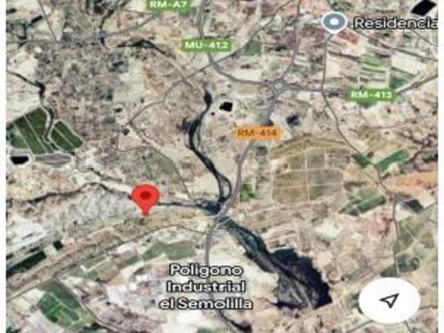 GRAN TERRENO ENTRE ABANILLA Y EL POLIGONO INDUSTRIAL