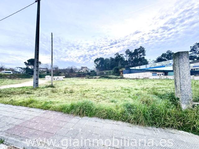 Gran terreno en alquiler, muy cerca del centro de O Porriño! Cuenta con más de 8.063 m2