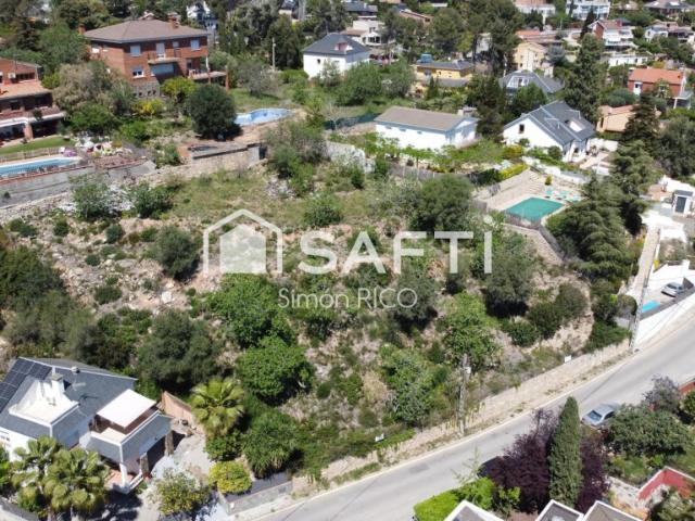 GRAN TERRENO RESIDENCIAL SUR LISTO PARA CONSTRUIR en FONTPINEDA