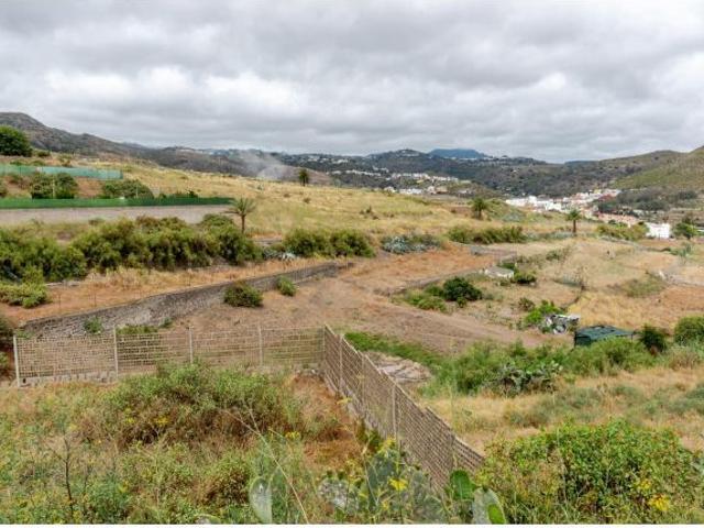 Gran Terreno Rústico de 5.637,40m2 en La Carretera General de San lorenzo