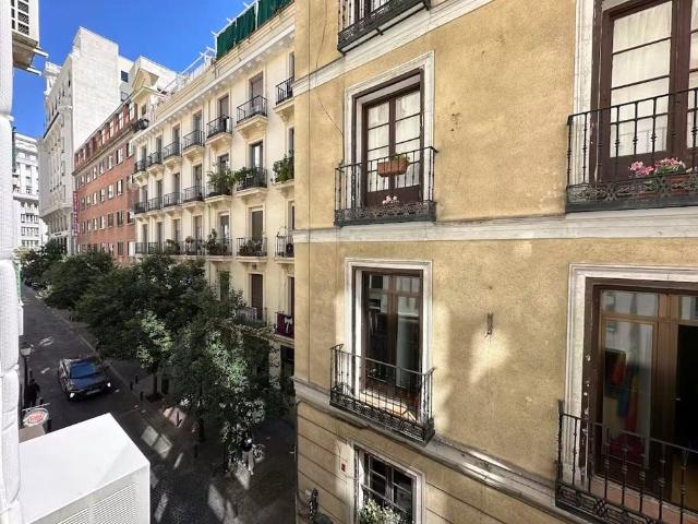 Gran Vía, Madrid, Community of Madrid 28013