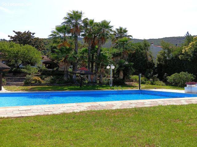 GRAN VILLA DE LUJO EN EL BOSQUE