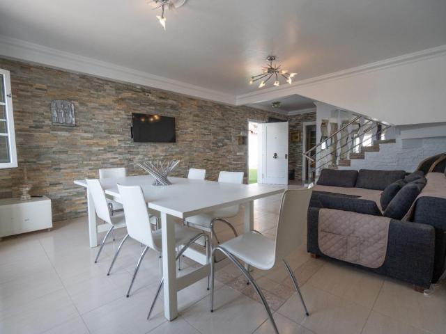 GRAN VIVIENDA IDEAL PARA FAMILIAS CON PISCINA