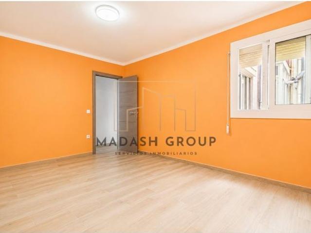 Gran vivienda reformada de 129m, junto a El Pallol con 2 balcones, galería y posibilidad de 2 parkin