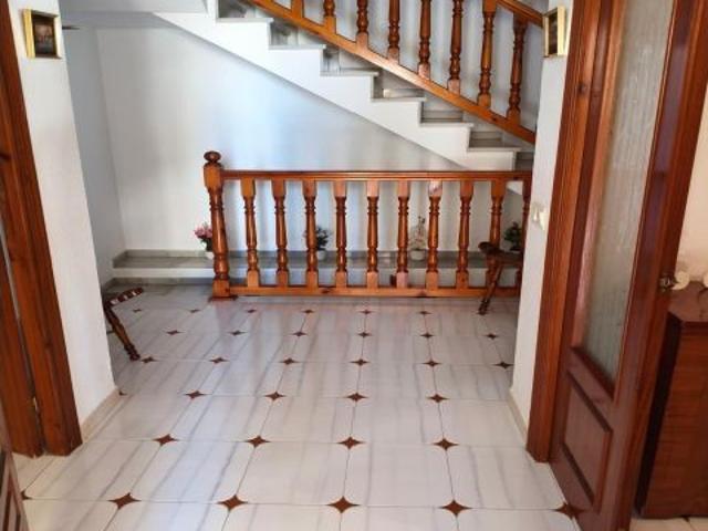 GRAN VIVIENDA SOBRE ALMACÉN EN ADRA