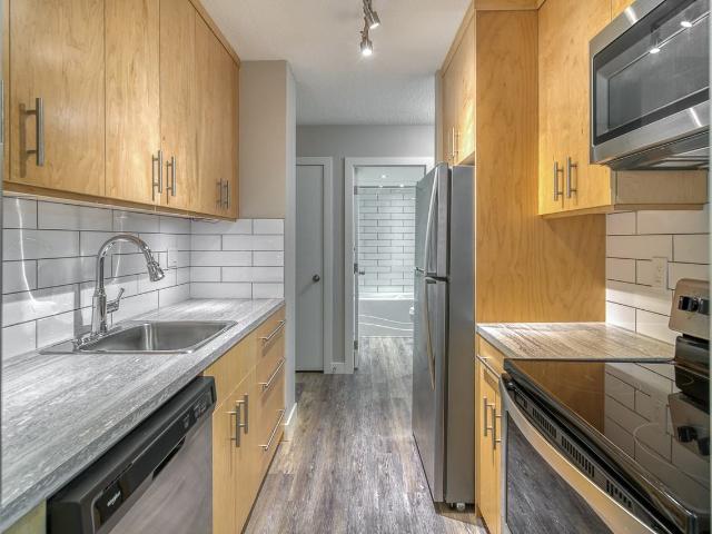 Granada Apartments 2 Bedroom Apartment for Rent at 815 14 Ave Sw, Calgary, AB T2R 0N5 Beltline