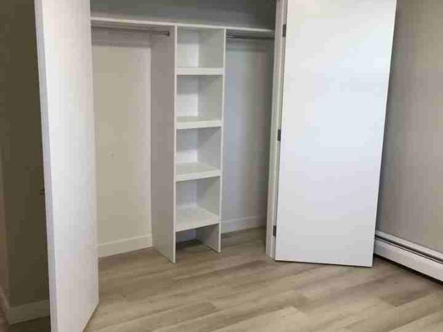 Granada Apartments 2 Bedroom Apartment for Rent at 815 14 Ave Sw, Calgary, AB T2R 0N5 Beltline