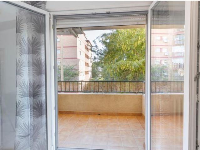 ¡GRANADA CAPITAL CON 3 DORMITORIOS, 2 BAÑOS, COCHERA. 189.900€!
