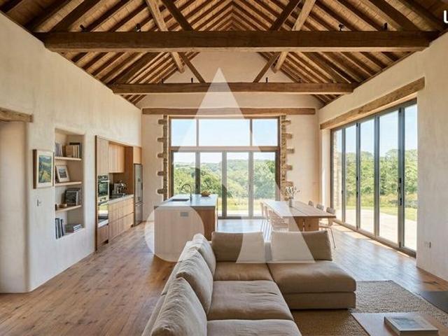 Grange 3 pièces 200 m²