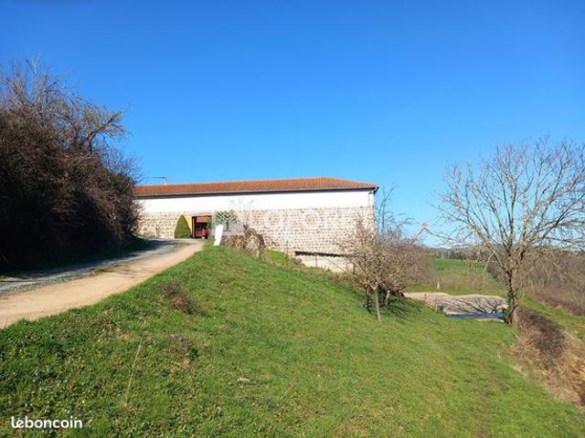 Grange 3 pièces 288 m²