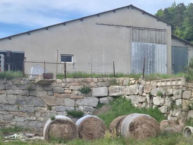 Grange 3 pièces 800 m²