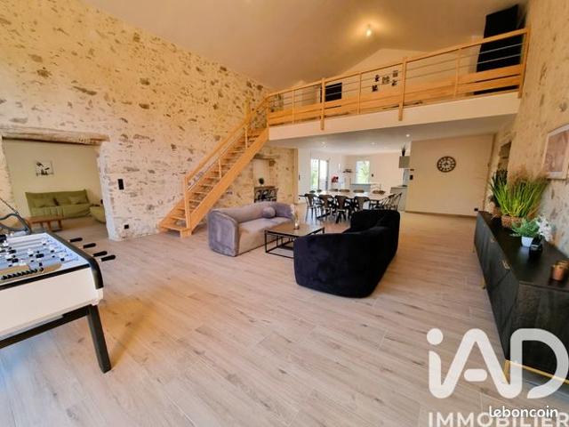 Grange 10 pièces 240 m²