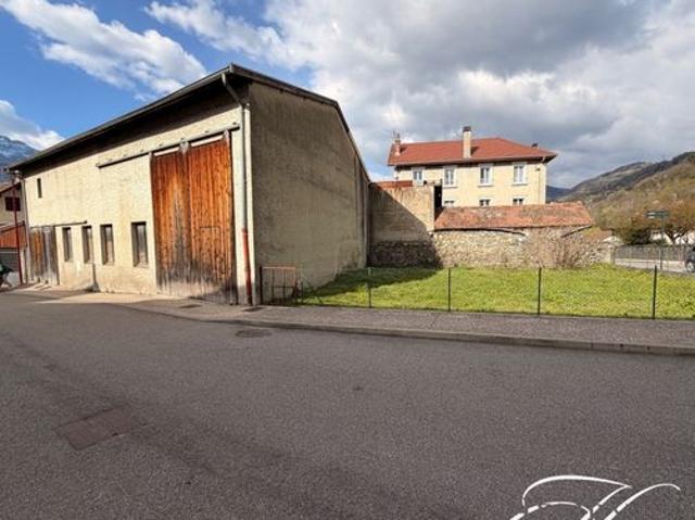 Grange 1 pièce 400 m²