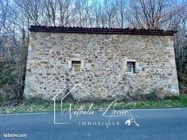 Grange 1 pièce 60 m²