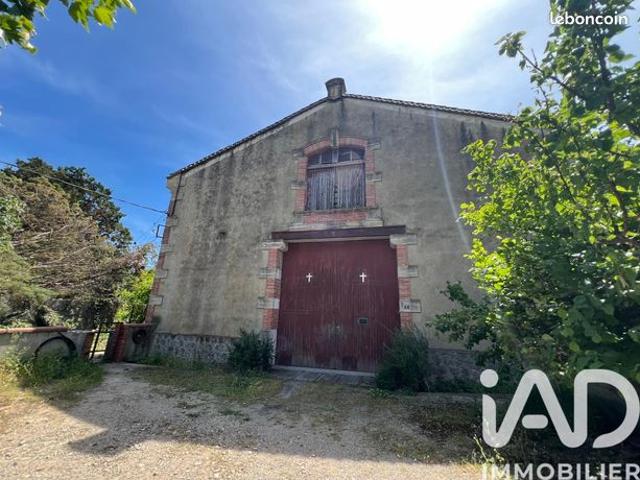 Grange 1 pièce 700 m²