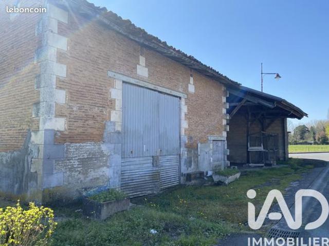 Grange 1 pièce 147 m²