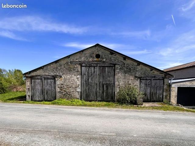 Grange 1 pièce 150 m²