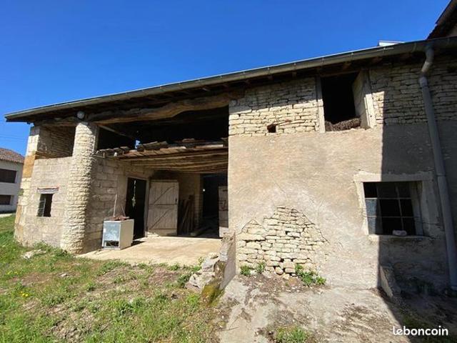 Grange 1 pièce 150 m²