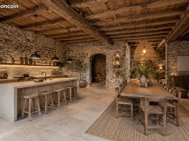Grange 1 pièce 230 m²