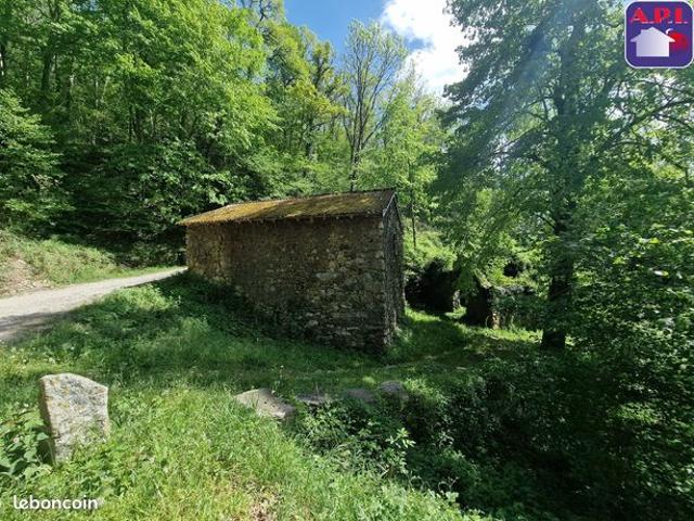 Grange 1 pièce 37 m²