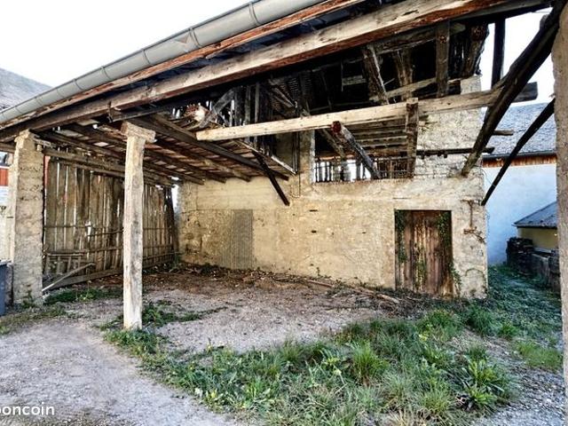 Grange 2 pièces 120 m²