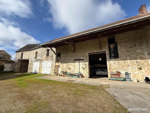 Grange 2 pièces 140 m²