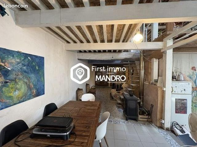 Grange 2 pièces 150 m²