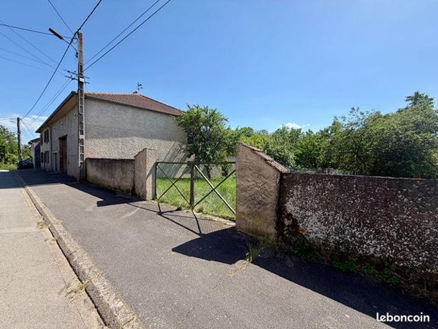 Grange 2 pièces 150 m²