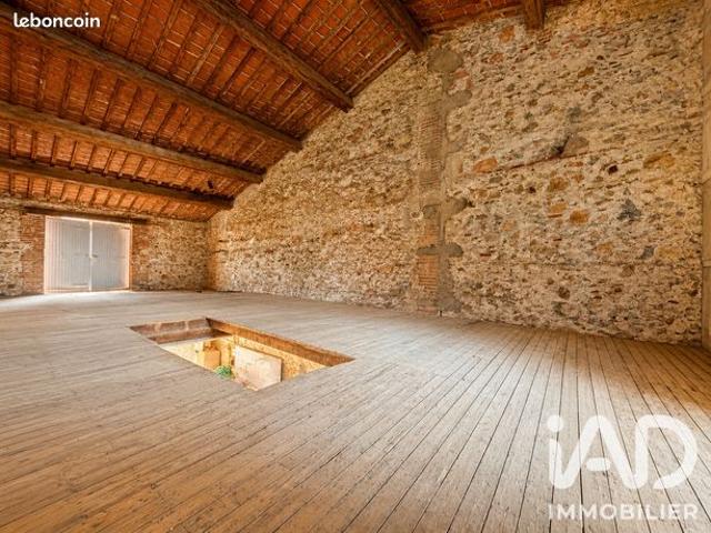 Grange 2 pièces 160 m²