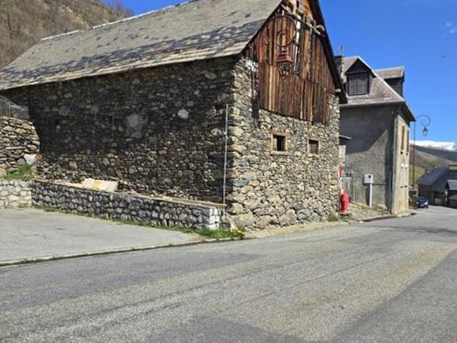 Grange 2 pièces 180 m²