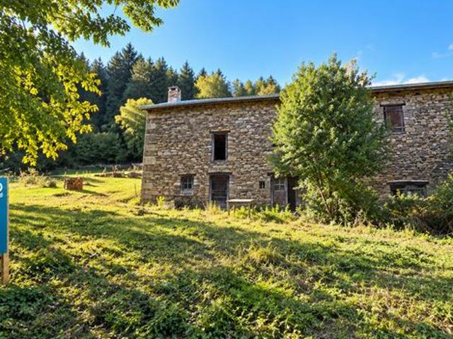 Grange 2 pièces 200 m²