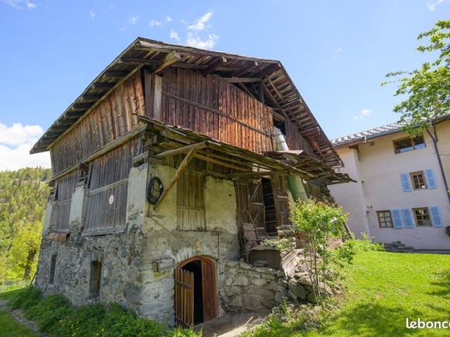 Grange 2 pièces 300 m²