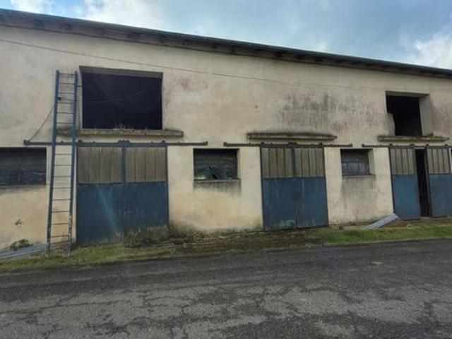 Grange 2 pièces 640 m²