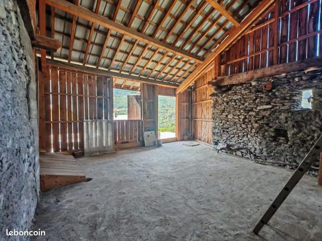 Grange 4 pièces 160 m²