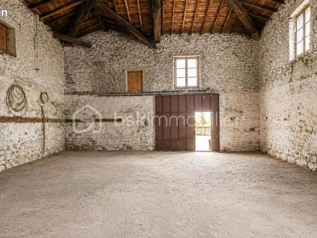 Grange 5 pièces 300 m²