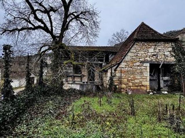 Grange à rénover centre bourg avec jardin