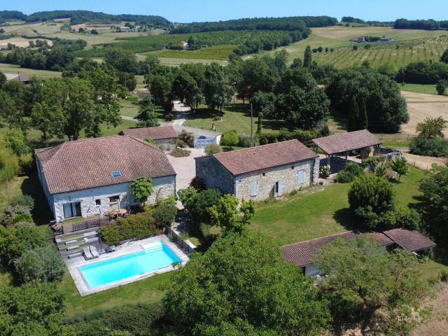 Grange aménagée au style loft, avec gîte indépendant 341m² La Sauvetat sur Lède