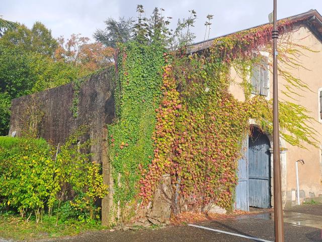 GRANGE ANCIENNE 265 m² VILLAGE UNESCO FORT POTENTIEL