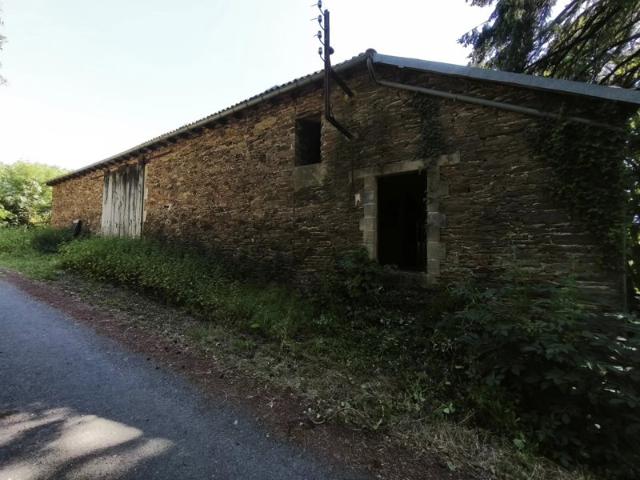 Grange avec hangar