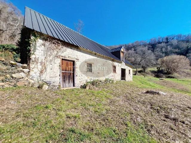 Grange avec PC sur 2,2 ha vue exceptionnelle