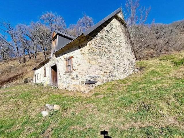 Grange avec PC sur 2,2 ha vue exceptionnelle Argelès Gazost 65400