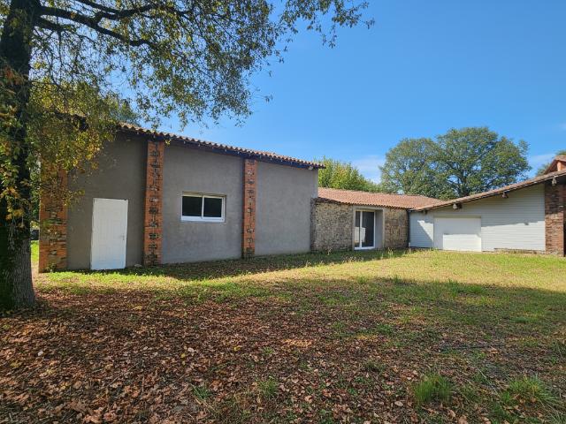 GRANGE AVEC PARTIE AMENAGEE