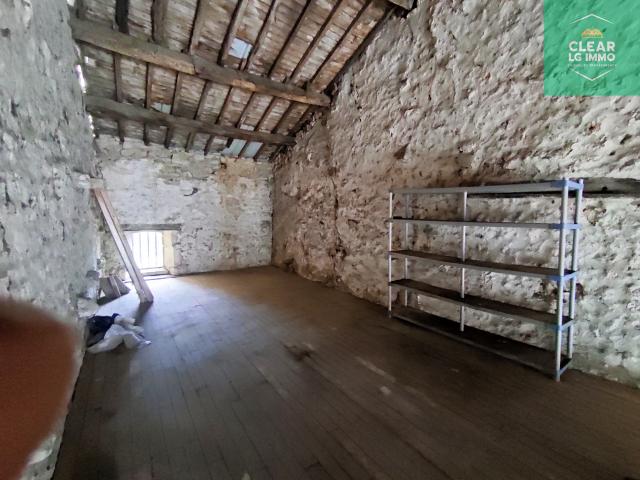 GRANGE DE 55 M2 + MEZZANINE IDÉALE STOCKAGE OU AMÉNAGEMENT STUDIO