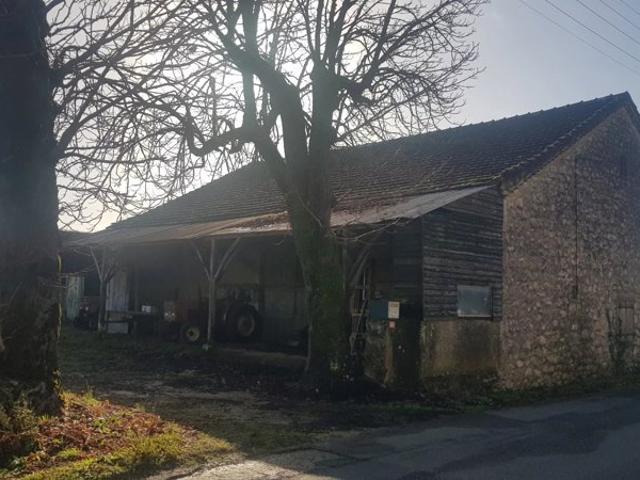 Grange en pierre avec dépendance
