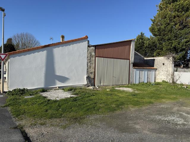 Grange en pierre à réinventer – beau potentiel d'aménagem