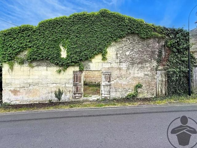 Grange en pierre à rénover à Abzac – Fort potentiel et accès autoroute rapide