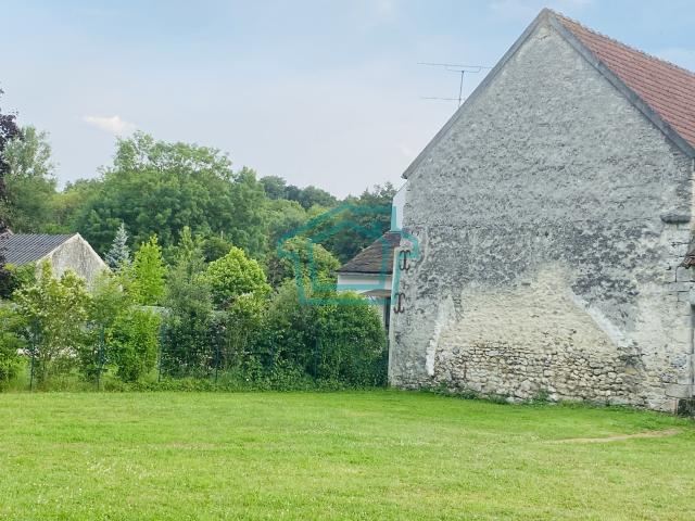 Grange en pierre à rénover dans un cadre paisible / fort potentiel 78790