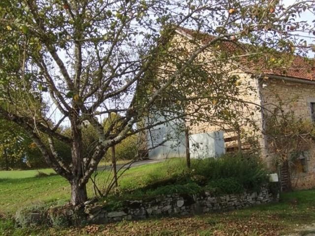 GRANGE EN PIERRE DE 360 M2 A RENOVER !