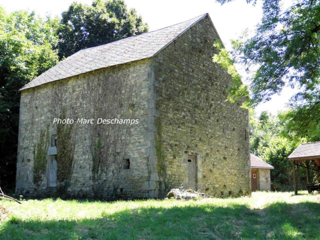Grange et dépendances sur 3540m2, belle vue dégagée