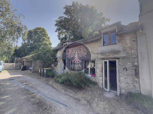 Grange proche HOUDAN